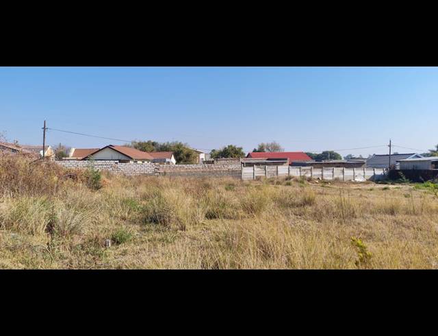 2,695M² VACANT LAND FOR SALE IN BOLTONIA